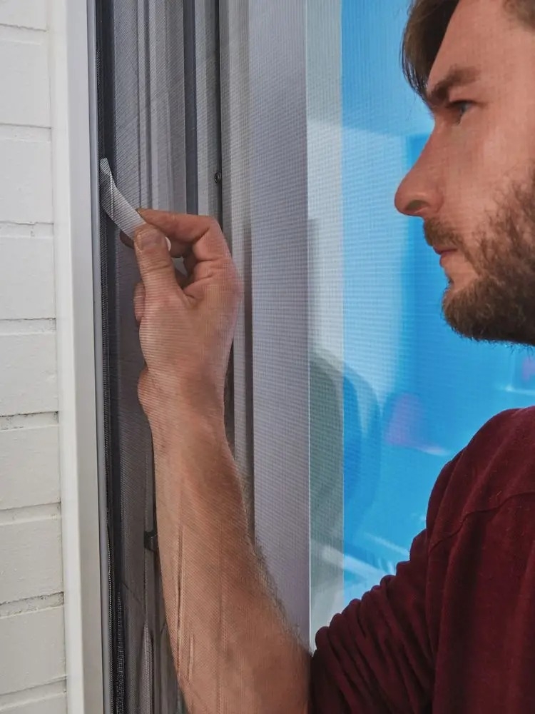  Síť proti hmyzu COMFORT na francouzská okna – instalace