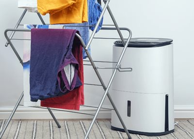 Ve špatně větraných provlhlých prostorech výrazně pomůže odvlhčovač vzduchu