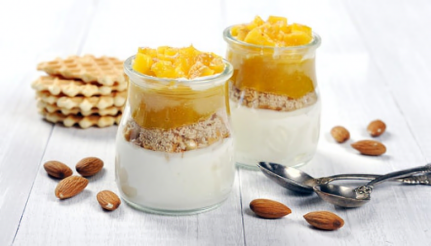 Puding s ovocem a ořechy jako zdravá snídaně (zdroj: Amylon)