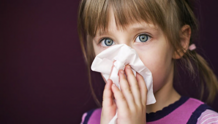 S oslabenou imunitou mívají problém spíše děti, protože jejich imunitní systém ještě není vyzrálý