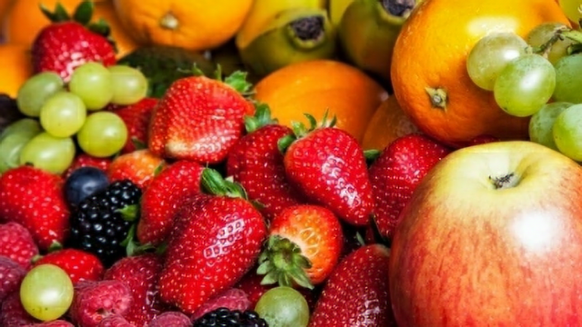 Mezi nejčastěji alergizující druhy ovoce v ČR patří jablka, hrušky, jahody (foto: Dreamstime.com)