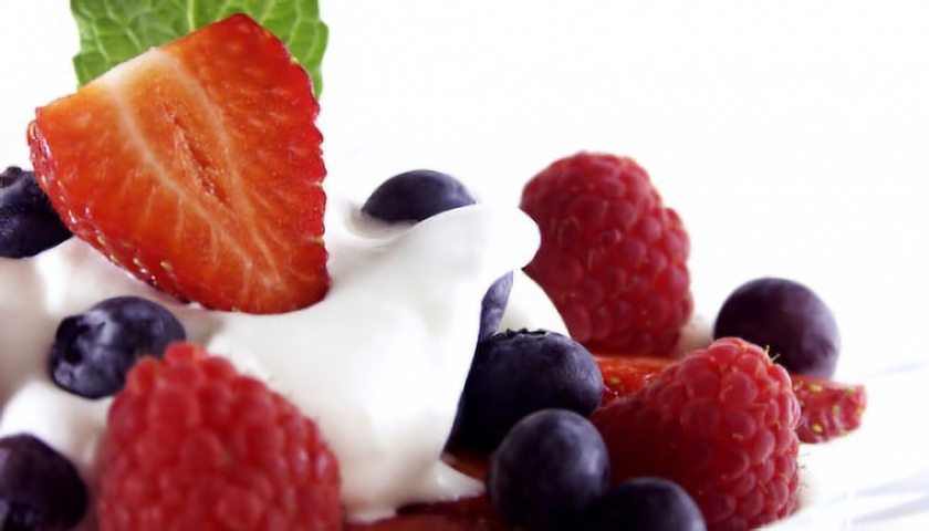 Běžné jogurty téměř vždy nějakou laktózu obsahují